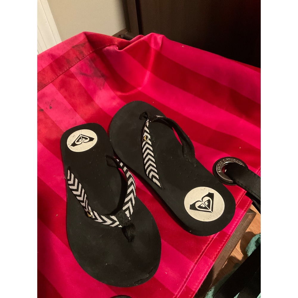 Roxy Flip Flops Womens Black Excellent Chevron Straps Logo Sandals